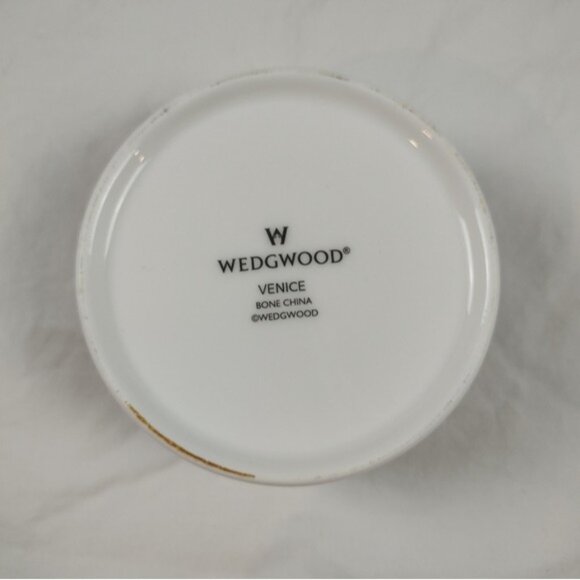 Wedgwood Venice Bone China Round Trinket Box - Picture 6 of 8